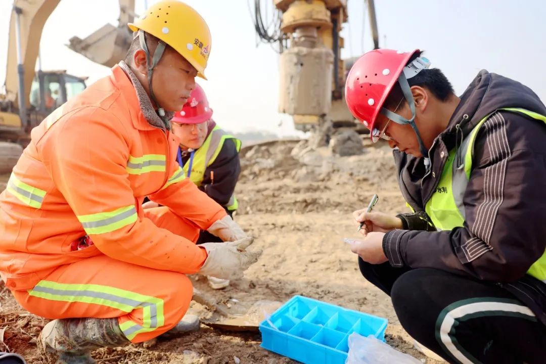 1706578693290130.jpg 延安路大桥3.jpg