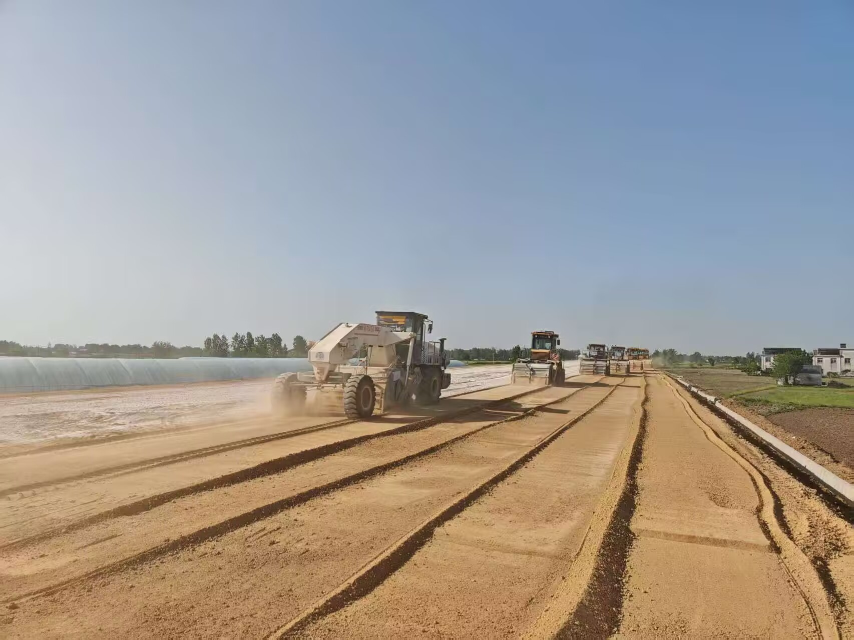 1747960750363962.jpg 淮桐淮南段路基交验3.jpg